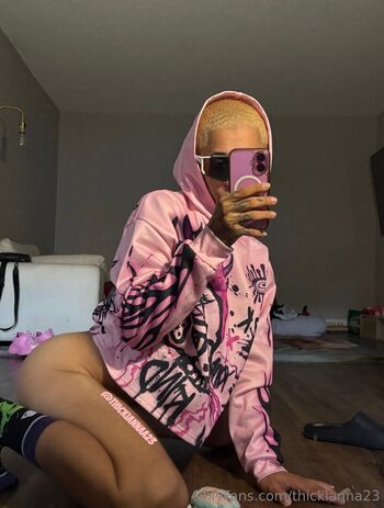 Thickianna23