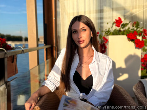 trans_dolls
