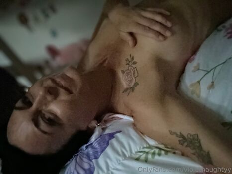 violetnaughtyy