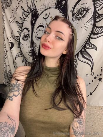 y0urgothgirl